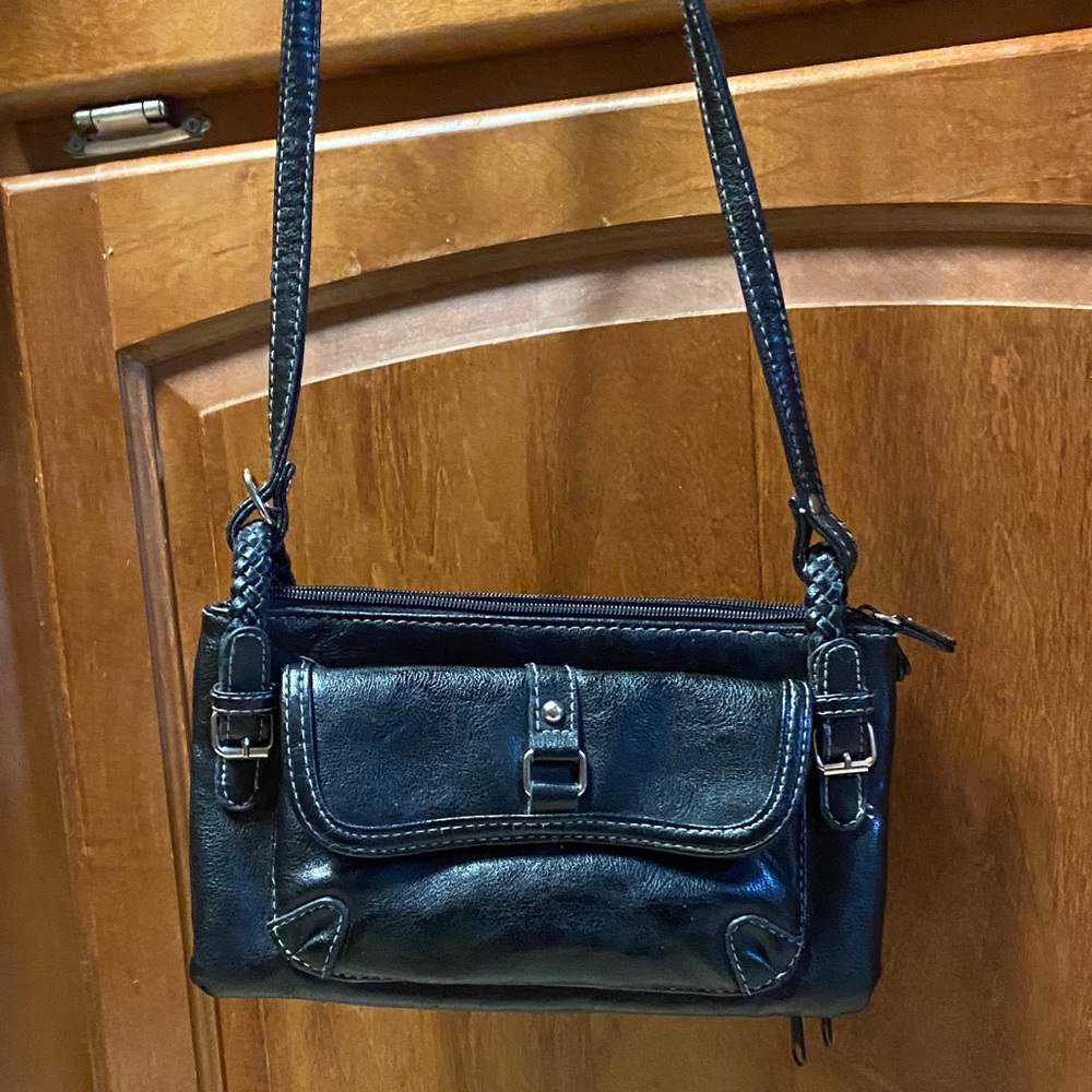 Chic Black Leather? Crossbody Bag Practical Utility Office Shopping